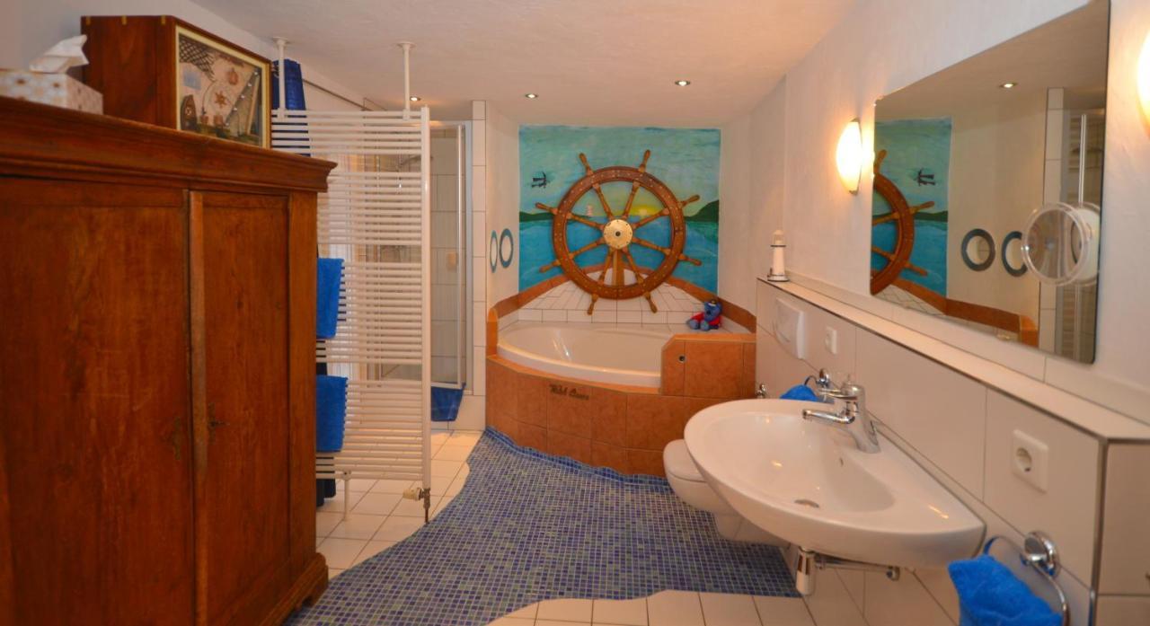 Ferienwohnung Traumschiff Erzingen Esterno foto